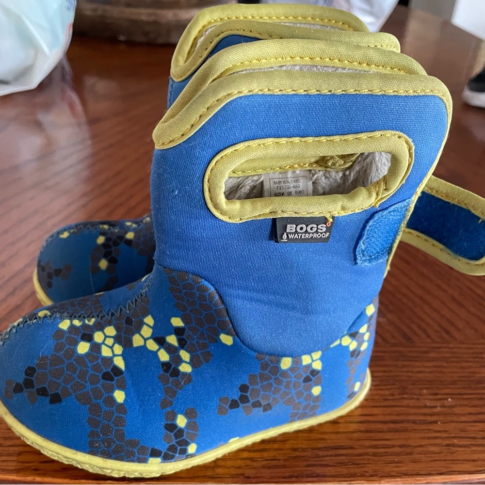 Bogs infant waterproof boots